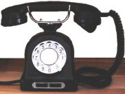 Nach wie vor kompatibles Schweizer Telefon 
Modell 1929 - Foto © 2002 M. Jud