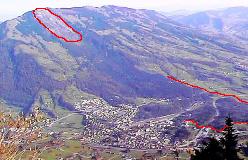 Goldau SZ mit Anriss des Bergsturzes (links oben) und Schuttkegel (rechts unten)